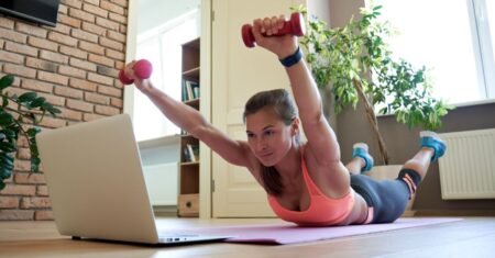 10 Exercícios para fortalecer o core em casa: Simples e eficazes