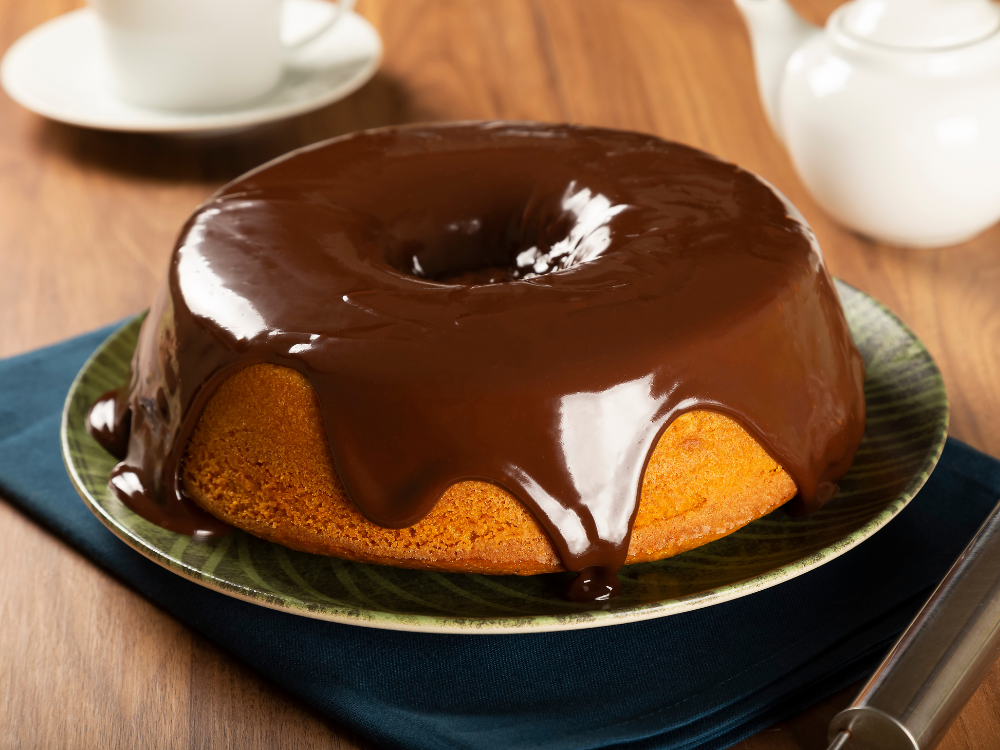 Bolo de Cenoura Fit com Cobertura de Chocolate